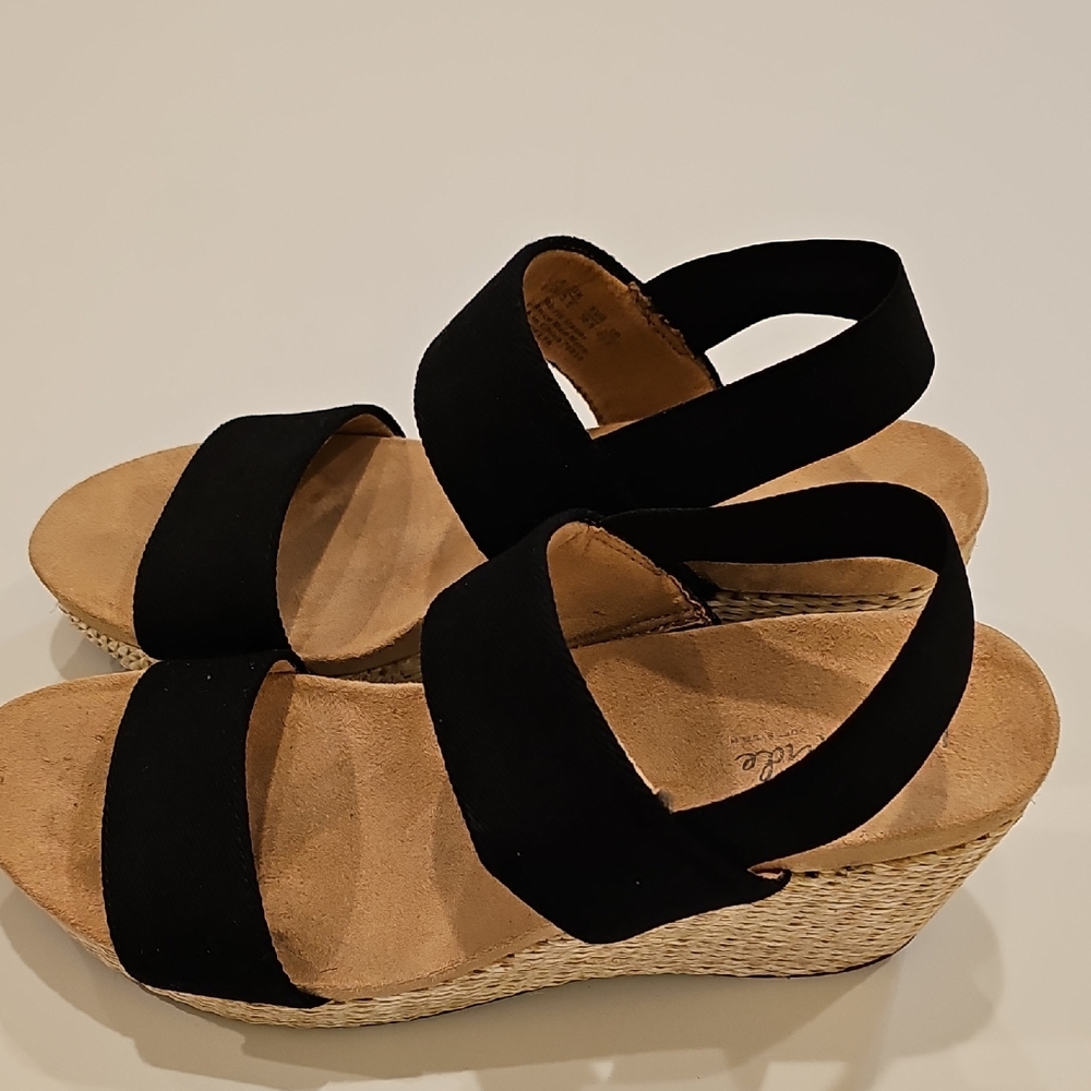 Life Stride Delra Black Elastic Strap Wedge Sandals with Tan Footbed Size 8.5 - Picture 9 of 14